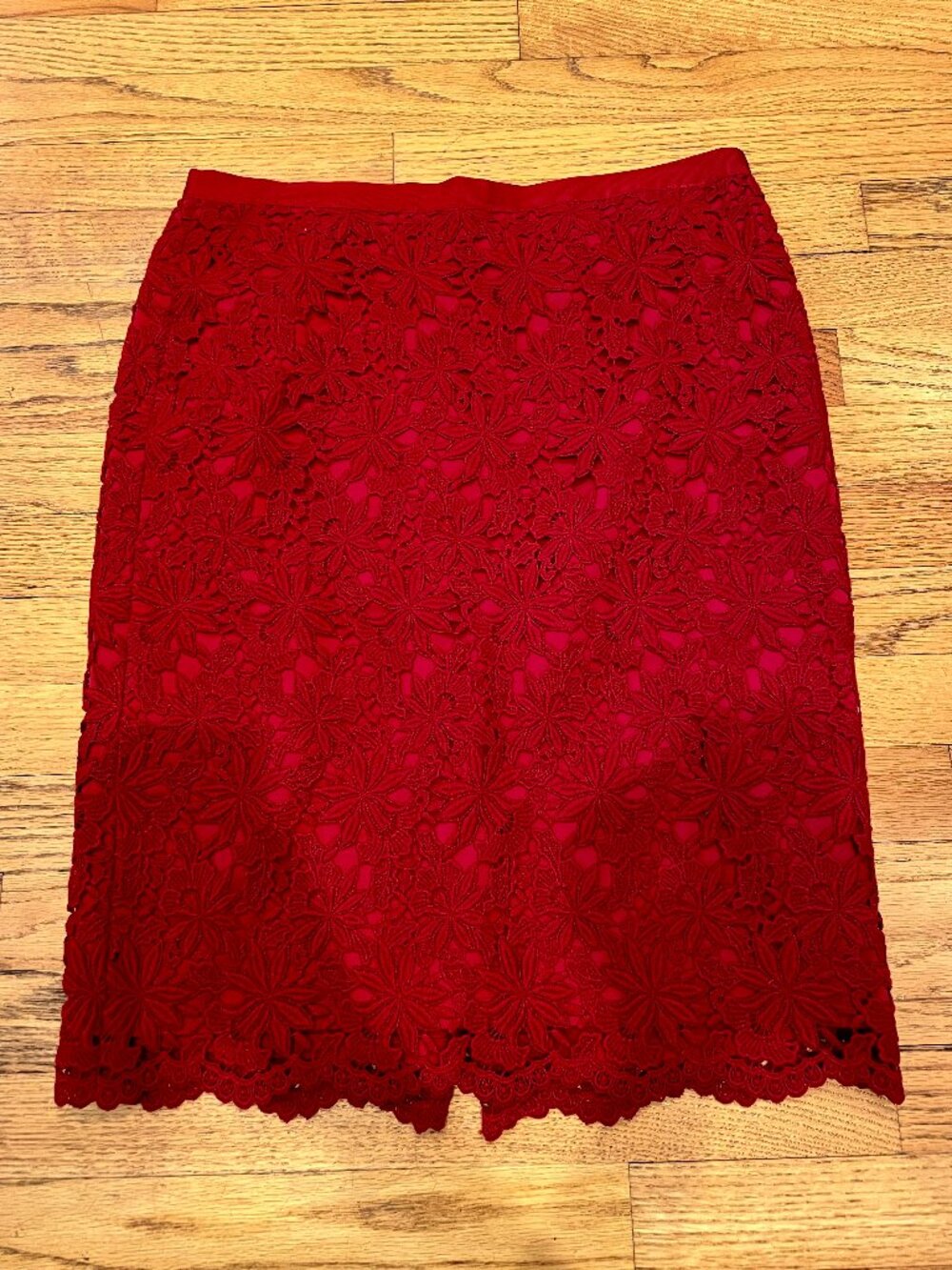 Talbots Red Floral Lace Pencil Skirt - Scalloped Hem, Lined, Size 6